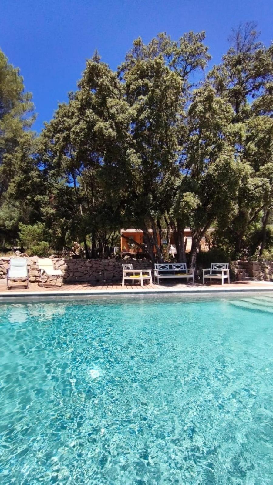 Bed and Breakfast La Bergerie Des Colles Entrecasteaux Екстер'єр фото