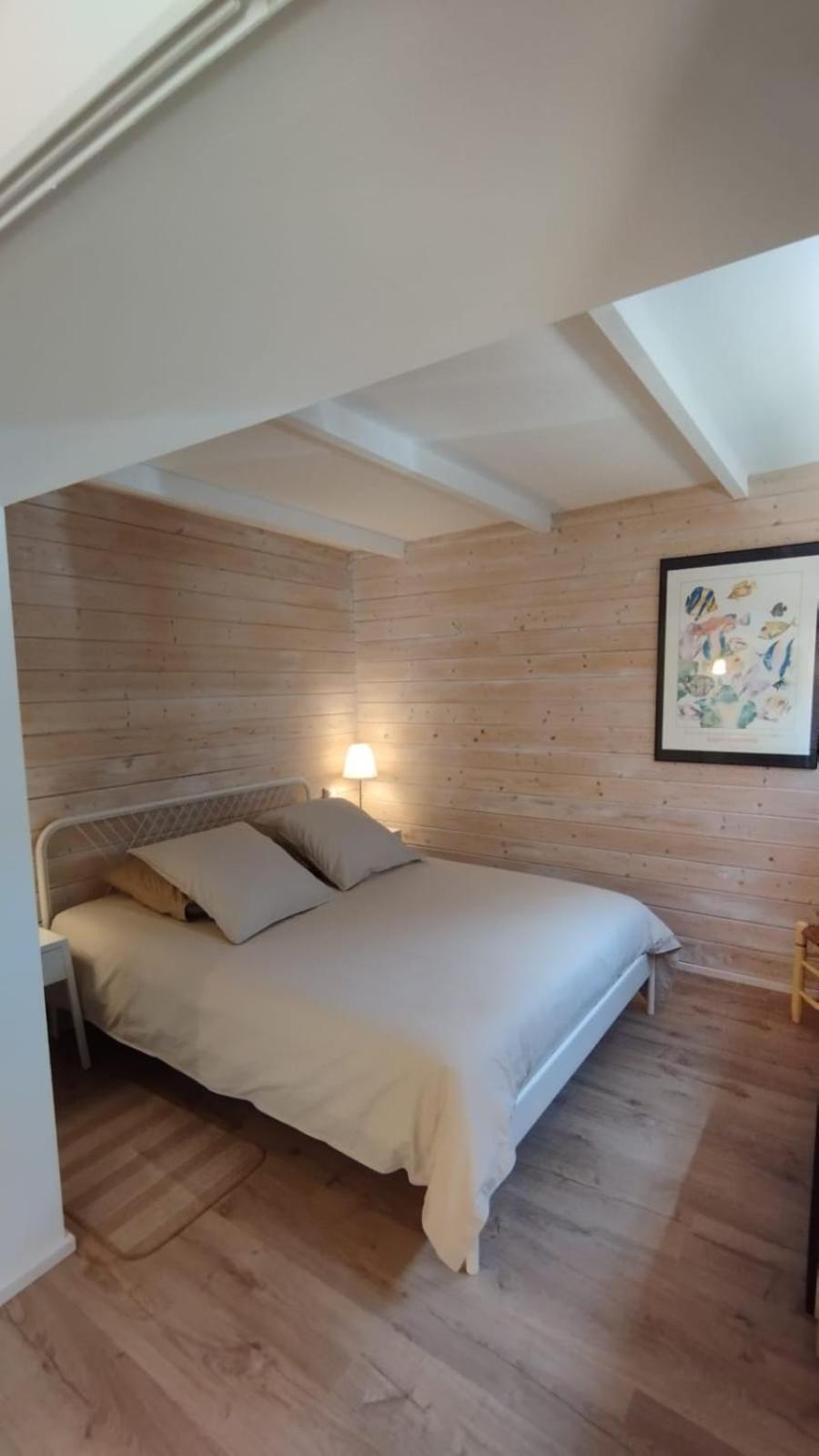 Bed and Breakfast La Bergerie Des Colles Entrecasteaux Екстер'єр фото