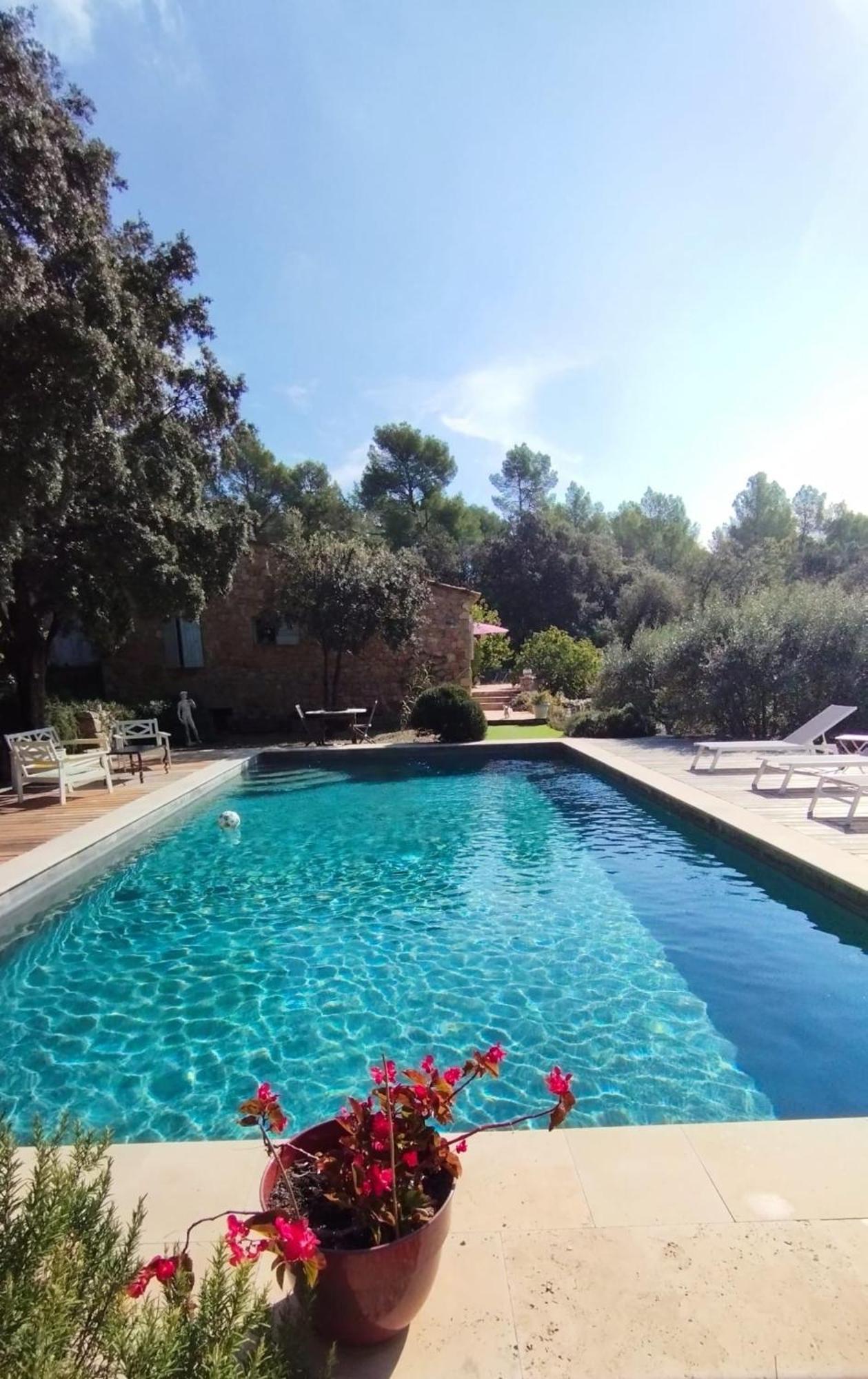 Bed and Breakfast La Bergerie Des Colles Entrecasteaux Екстер'єр фото